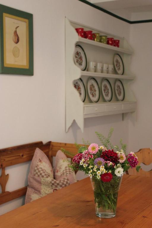 Ferienwohnung Schlossgaststätte Hohenberg Seeshaupt Zimmer foto