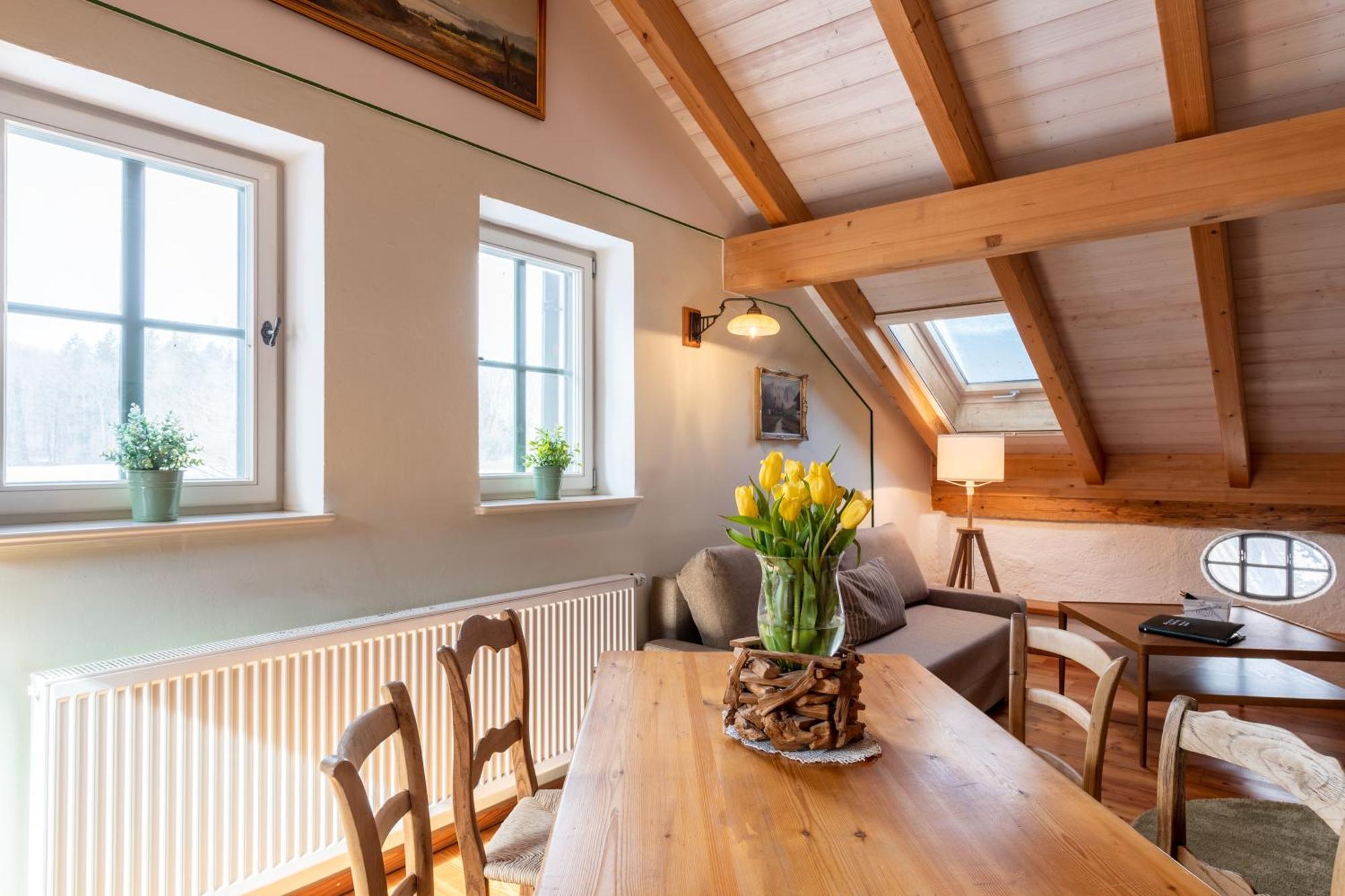 Ferienwohnung Schlossgaststätte Hohenberg Seeshaupt Exterior foto