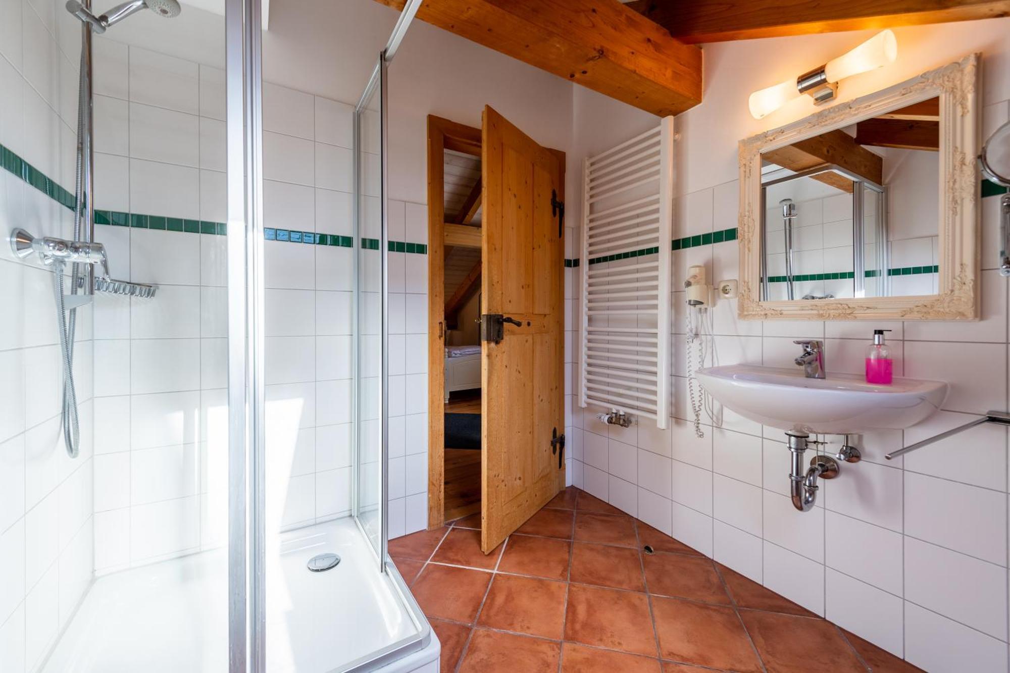 Ferienwohnung Schlossgaststätte Hohenberg Seeshaupt Exterior foto