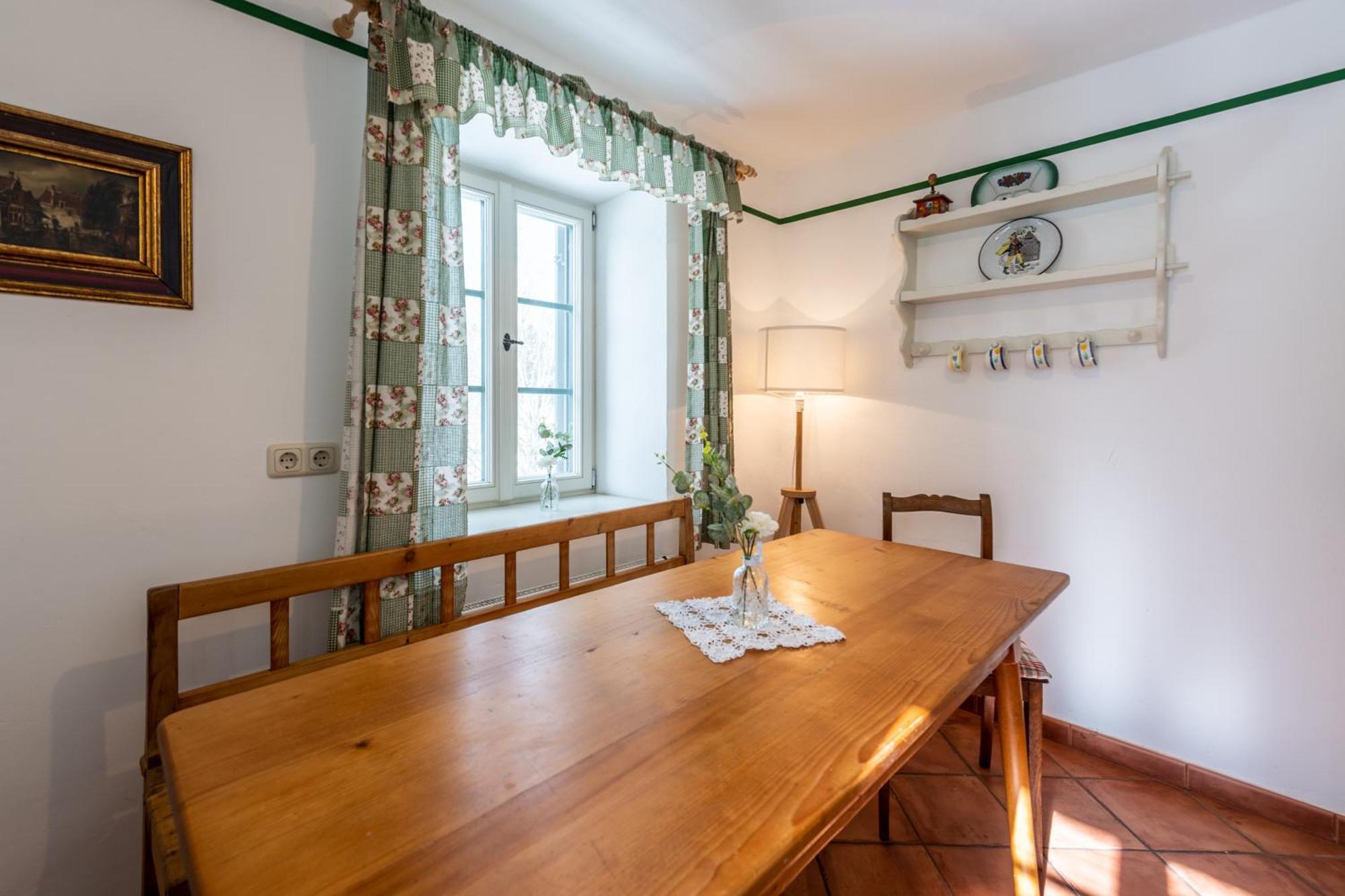 Ferienwohnung Schlossgaststätte Hohenberg Seeshaupt Exterior foto