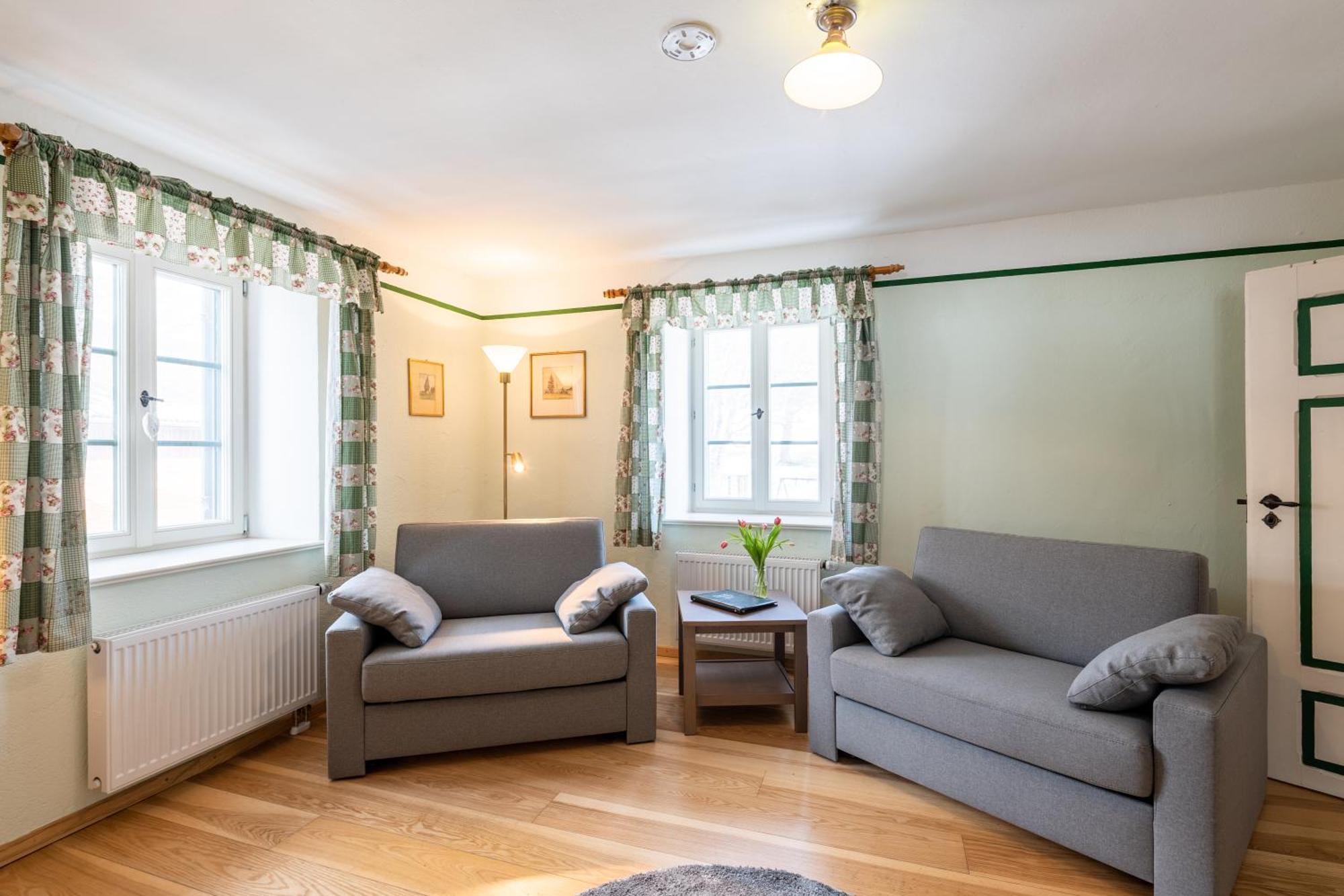 Ferienwohnung Schlossgaststätte Hohenberg Seeshaupt Exterior foto
