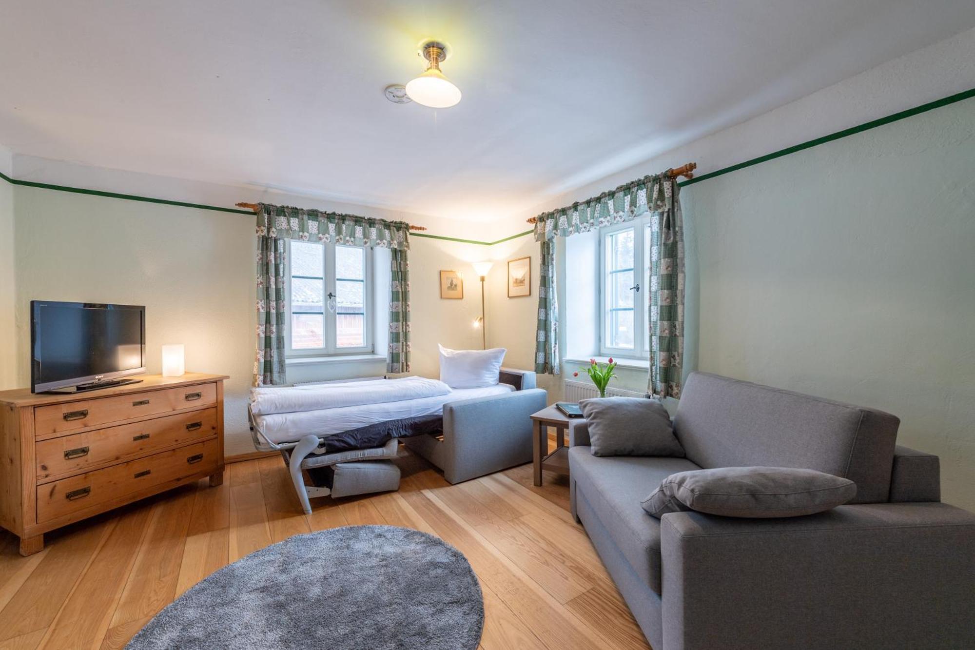 Ferienwohnung Schlossgaststätte Hohenberg Seeshaupt Exterior foto