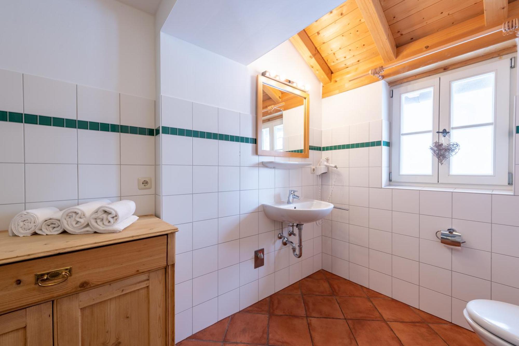 Ferienwohnung Schlossgaststätte Hohenberg Seeshaupt Exterior foto