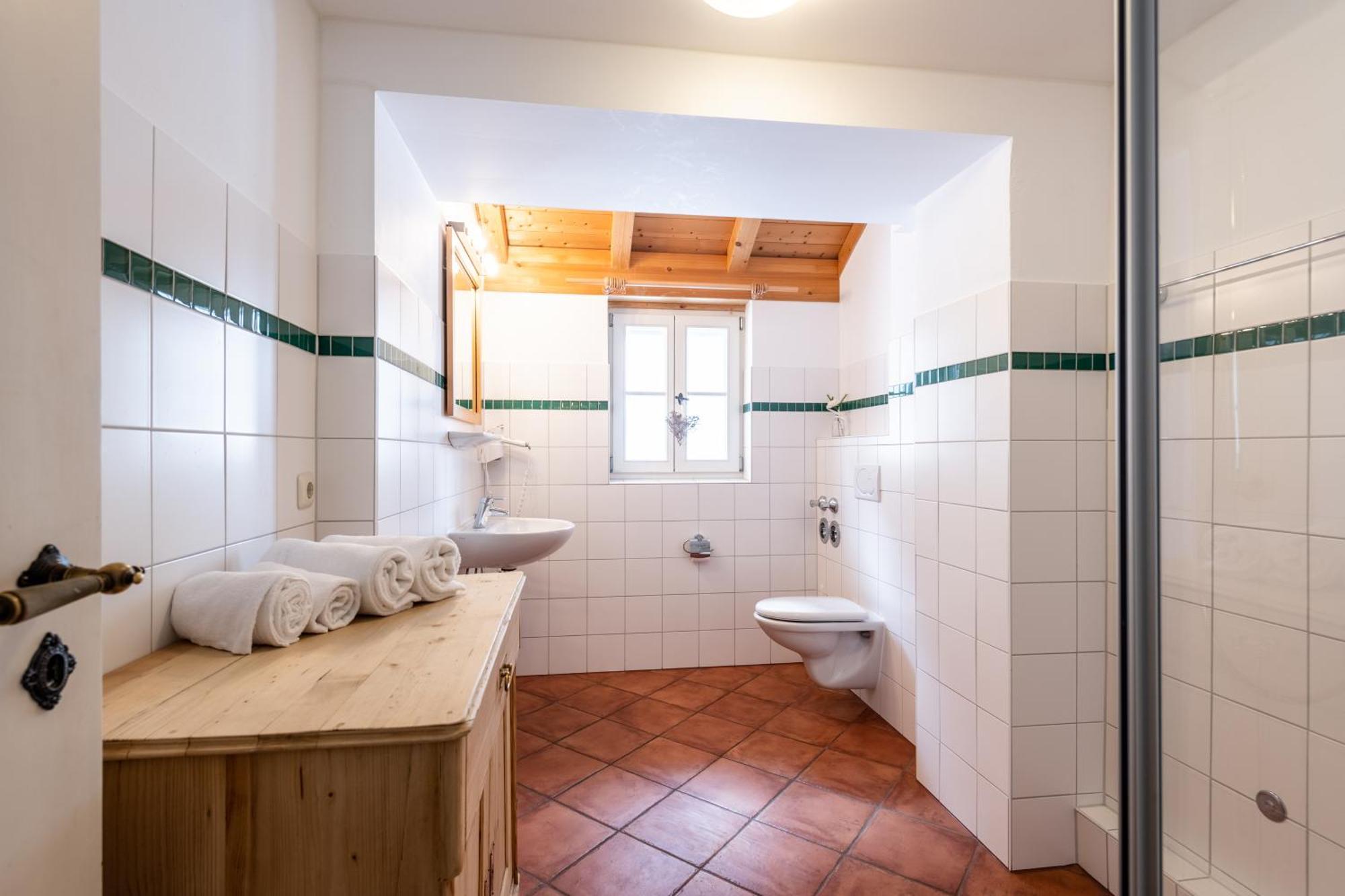 Ferienwohnung Schlossgaststätte Hohenberg Seeshaupt Exterior foto