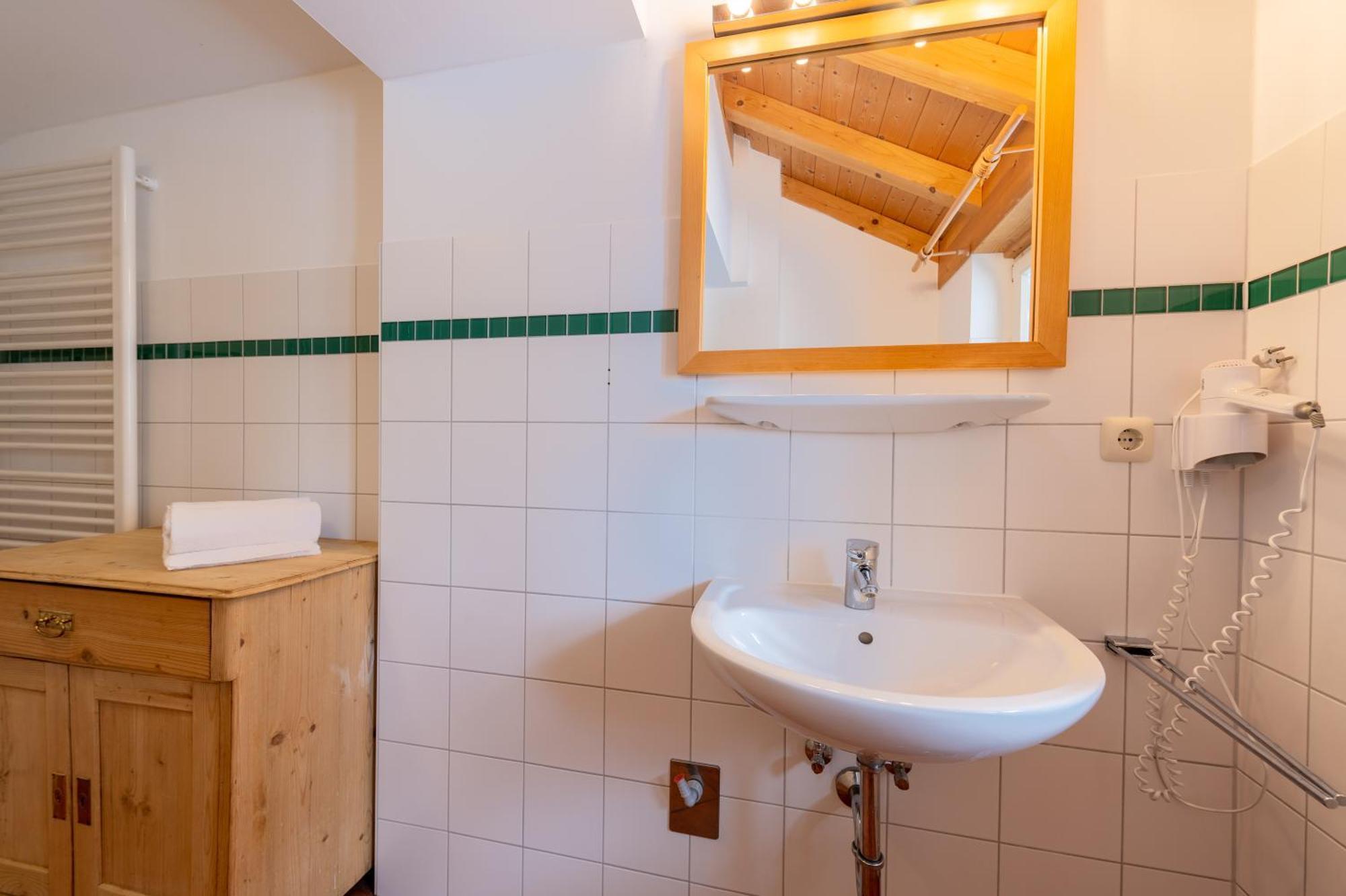 Ferienwohnung Schlossgaststätte Hohenberg Seeshaupt Exterior foto