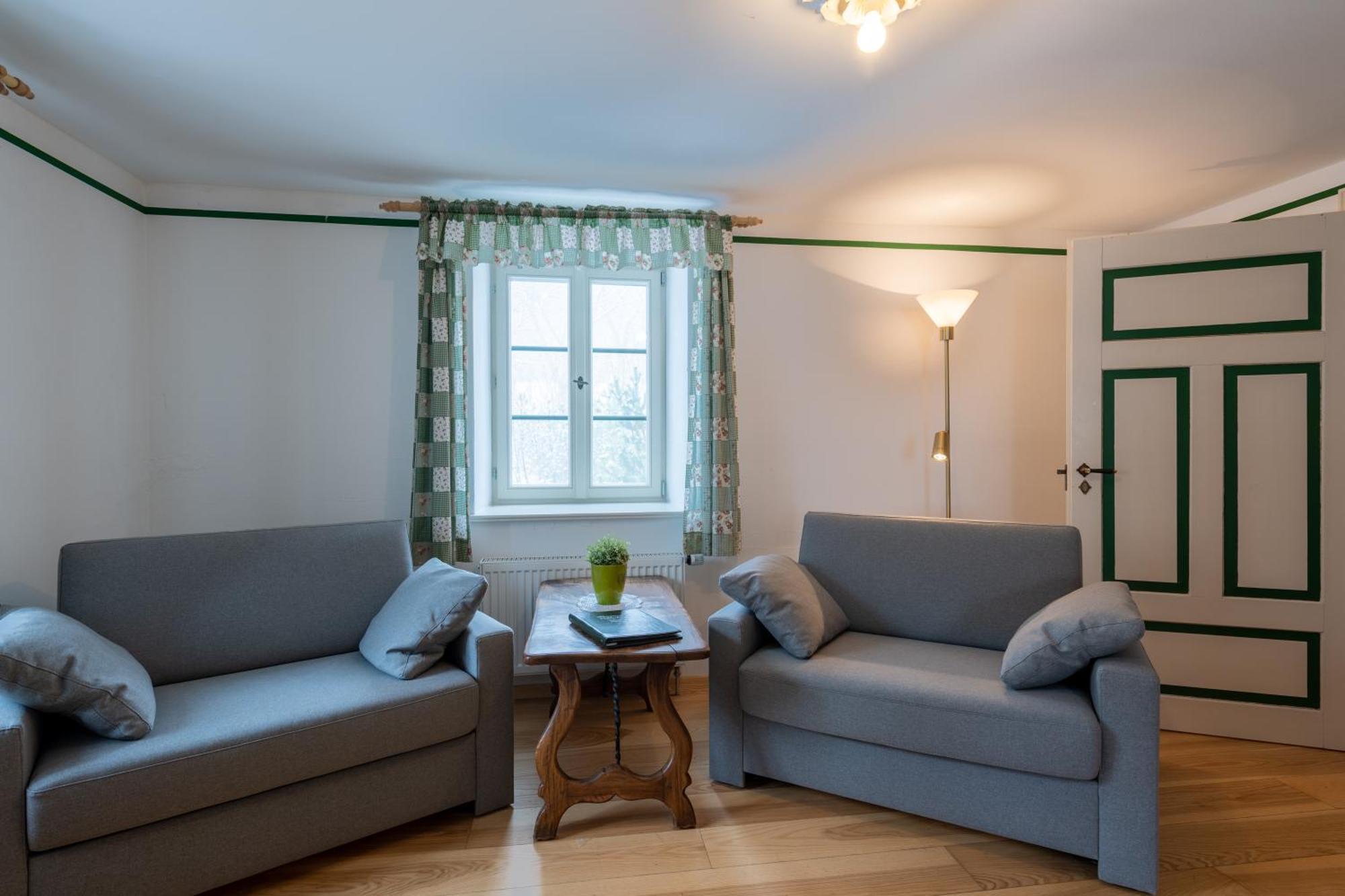 Ferienwohnung Schlossgaststätte Hohenberg Seeshaupt Exterior foto